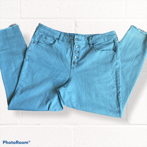 Universal Thread High Rise Cropped Jeans - Picture 4 of 10